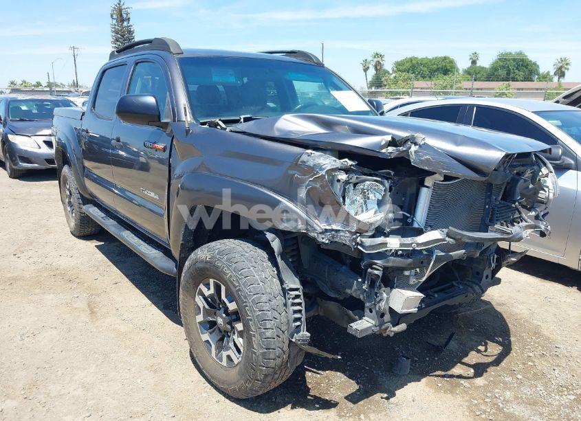 2015 Toyota Tacoma PRERUNNER V6 (VIN 5TFJU4GN7FX072816) main photo