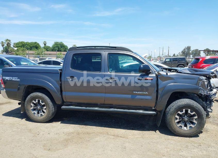 Photo 14 of 2015 Toyota Tacoma PRERUNNER V6 (VIN 5TFJU4GN7FX072816)
