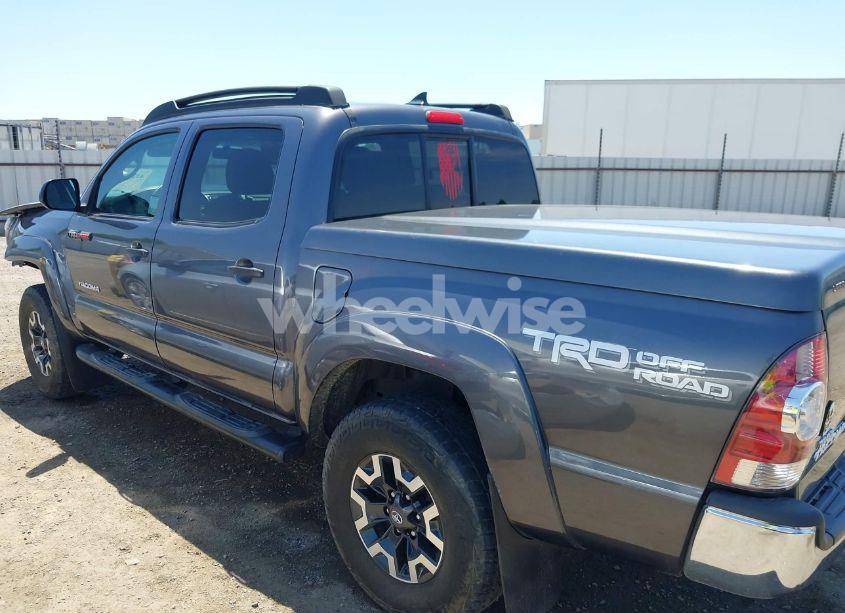 Photo 15 of 2015 Toyota Tacoma PRERUNNER V6 (VIN 5TFJU4GN7FX072816)