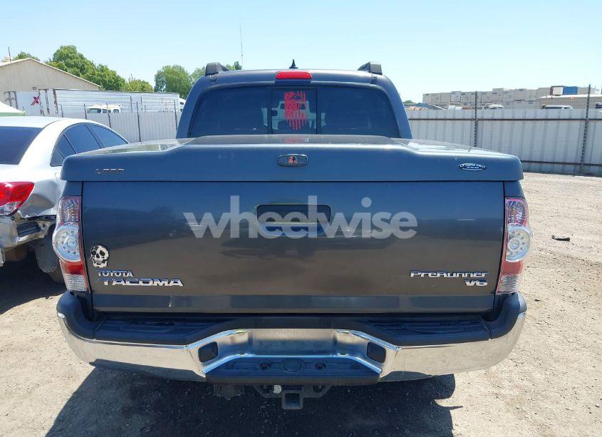 Photo 17 of 2015 Toyota Tacoma PRERUNNER V6 (VIN 5TFJU4GN7FX072816)
