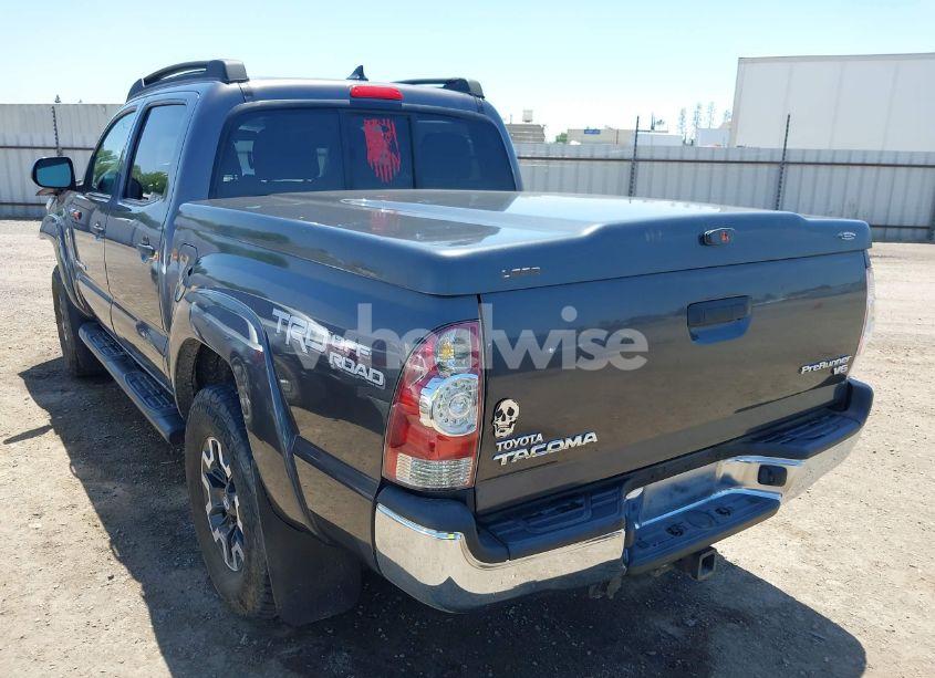 Photo 3 of 2015 Toyota Tacoma PRERUNNER V6 (VIN 5TFJU4GN7FX072816)