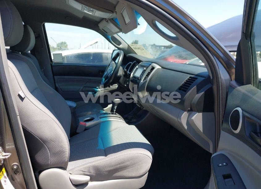 Photo 5 of 2015 Toyota Tacoma PRERUNNER V6 (VIN 5TFJU4GN7FX072816)