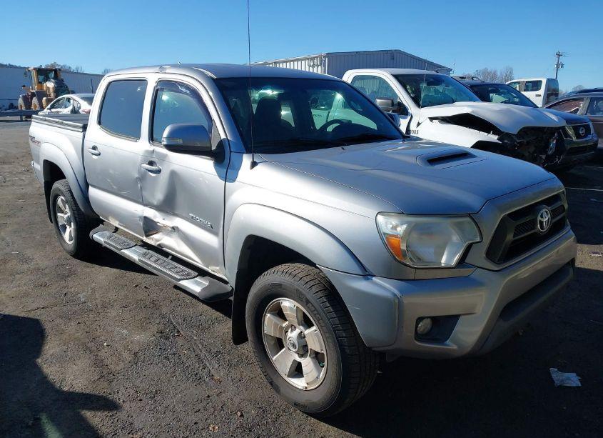 2015 Toyota Tacoma DOUBLE CAB PRERUNNER (VIN 5TFJU4GN7FX080527) main photo