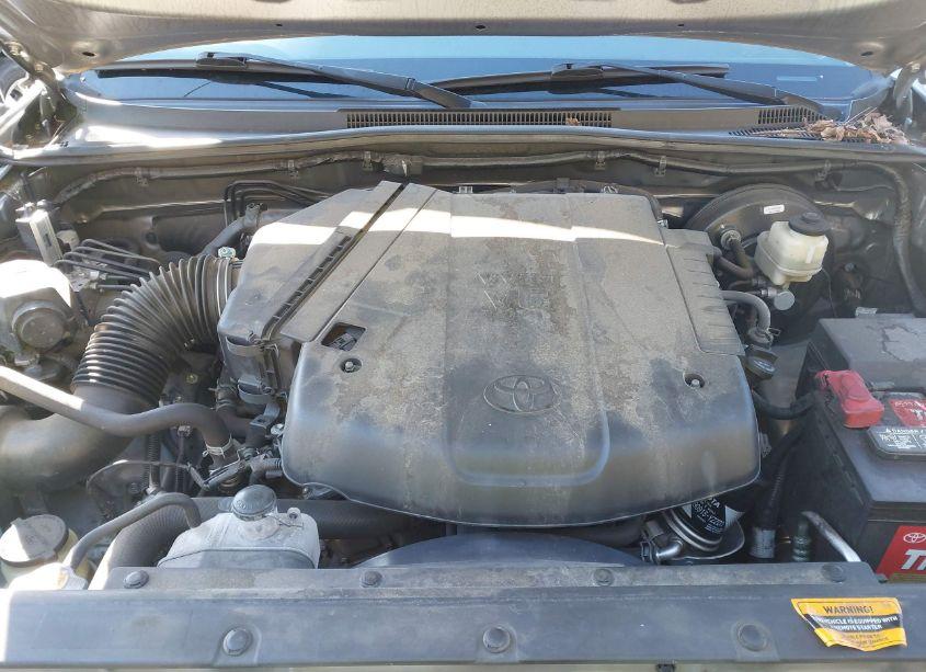 Photo 10 of 2015 Toyota Tacoma DOUBLE CAB PRERUNNER (VIN 5TFJU4GN7FX080527)