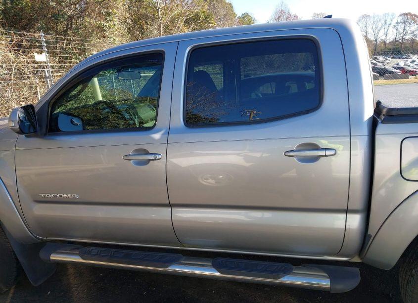 Photo 15 of 2015 Toyota Tacoma DOUBLE CAB PRERUNNER (VIN 5TFJU4GN7FX080527)