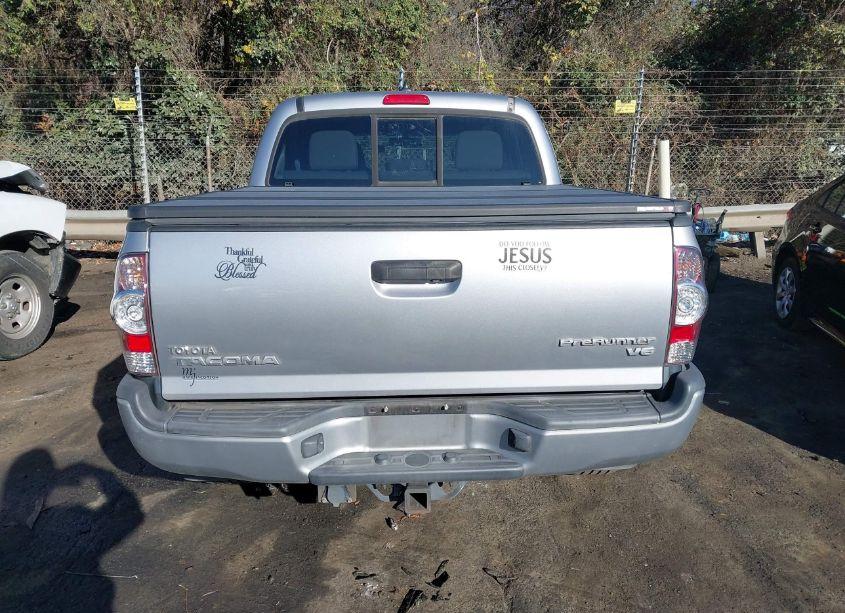 Photo 17 of 2015 Toyota Tacoma DOUBLE CAB PRERUNNER (VIN 5TFJU4GN7FX080527)