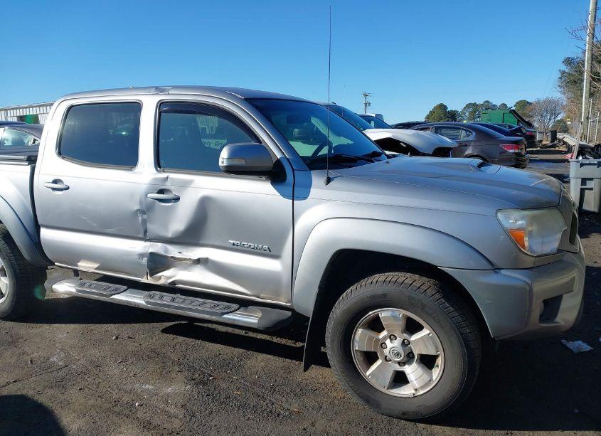 Photo 6 of 2015 Toyota Tacoma DOUBLE CAB PRERUNNER (VIN 5TFJU4GN7FX080527)