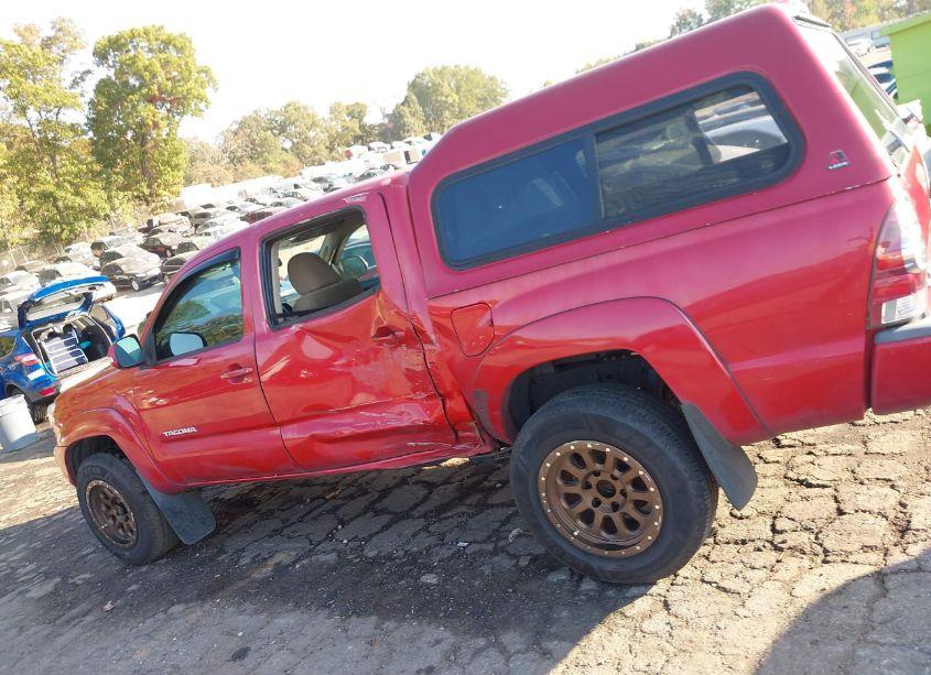 Photo 14 of 2014 Toyota Tacoma PRERUNNER V6 (VIN 5TFJU4GN8EX056039)