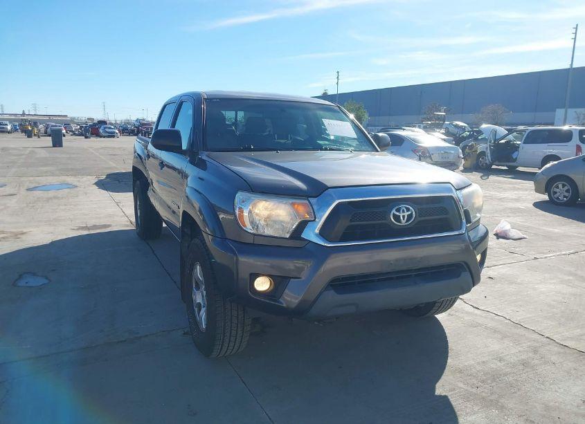 2015 Toyota Tacoma DOUBLE CAB PRERUNNER (VIN 5TFJU4GN8FX081699) main photo