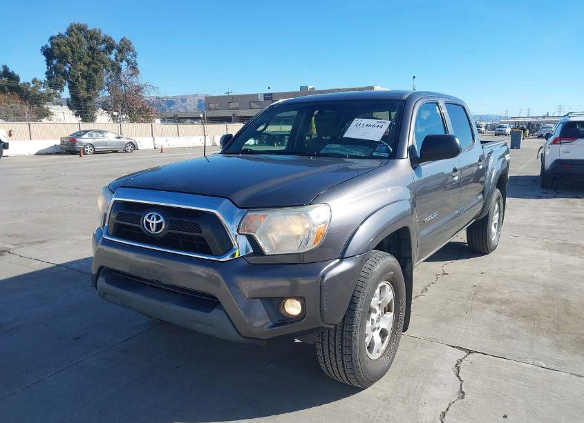 Photo 2 of 2015 Toyota Tacoma DOUBLE CAB PRERUNNER (VIN 5TFJU4GN8FX081699)