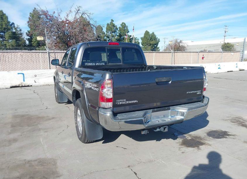 Photo 3 of 2015 Toyota Tacoma DOUBLE CAB PRERUNNER (VIN 5TFJU4GN8FX081699)