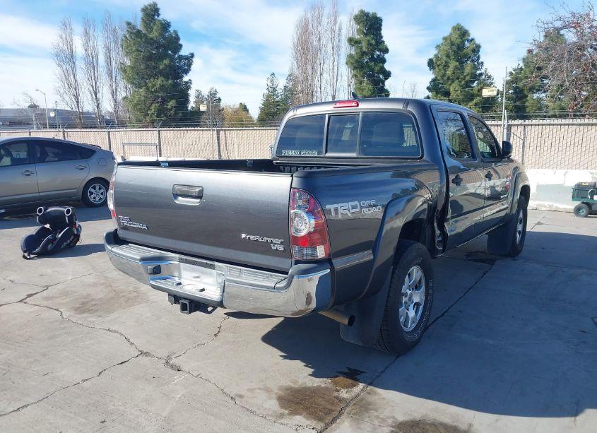 Photo 4 of 2015 Toyota Tacoma DOUBLE CAB PRERUNNER (VIN 5TFJU4GN8FX081699)