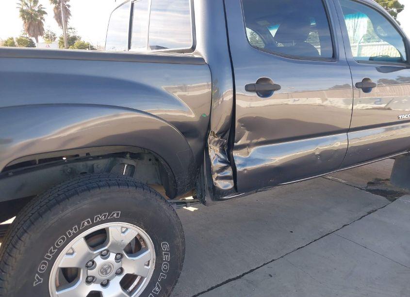 Photo 6 of 2015 Toyota Tacoma DOUBLE CAB PRERUNNER (VIN 5TFJU4GN8FX081699)