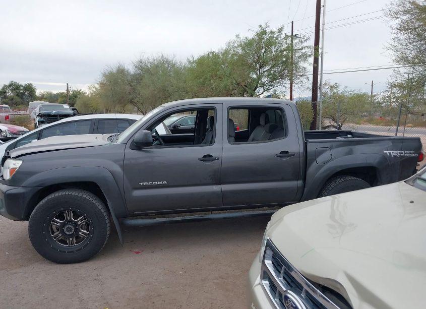Photo 14 of 2015 Toyota Tacoma DOUBLE CAB PRERUNNER (VIN 5TFJU4GN9FX074552)