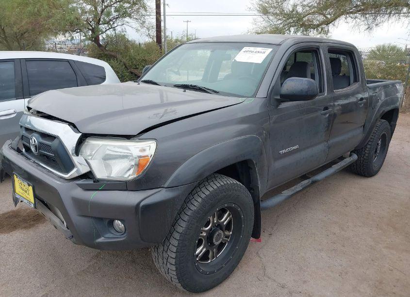 Photo 2 of 2015 Toyota Tacoma DOUBLE CAB PRERUNNER (VIN 5TFJU4GN9FX074552)