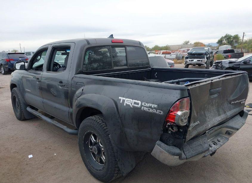 Photo 3 of 2015 Toyota Tacoma DOUBLE CAB PRERUNNER (VIN 5TFJU4GN9FX074552)