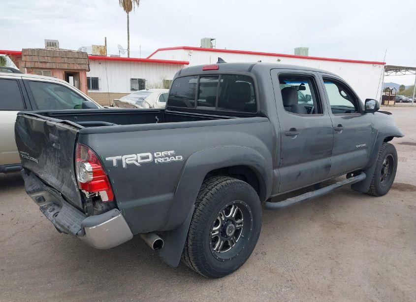 Photo 4 of 2015 Toyota Tacoma DOUBLE CAB PRERUNNER (VIN 5TFJU4GN9FX074552)