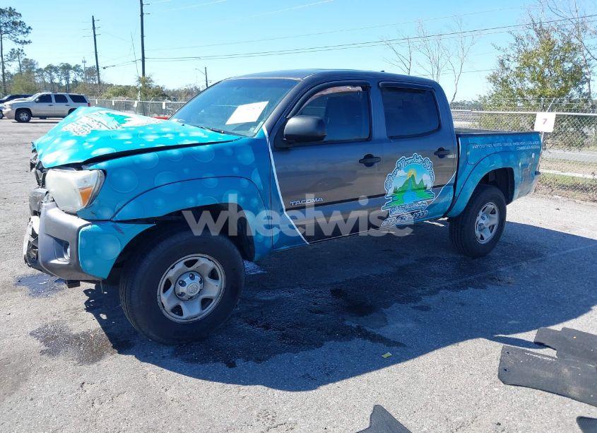 Photo 2 of 2015 Toyota Tacoma PRERUNNER V6 (VIN 5TFJU4GN9FX085471)