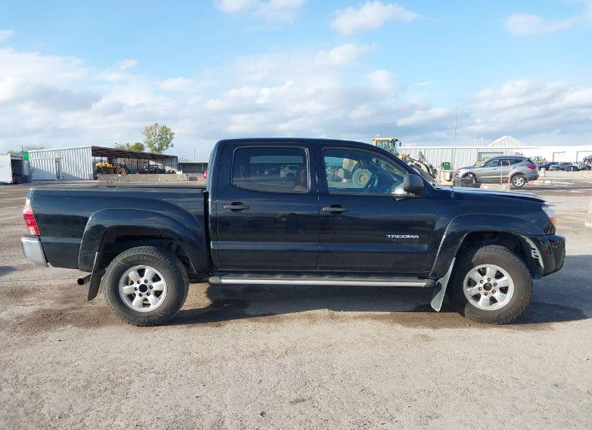 Photo 13 of 2011 Toyota Tacoma DOUBLE CAB PRERUNNER (VIN 5TFJU4GNXBX008277)