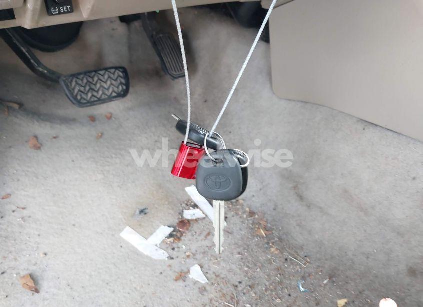 Photo 11 of 2011 Toyota Tacoma PRERUNNER V6 (VIN 5TFJU4GNXBX010448)