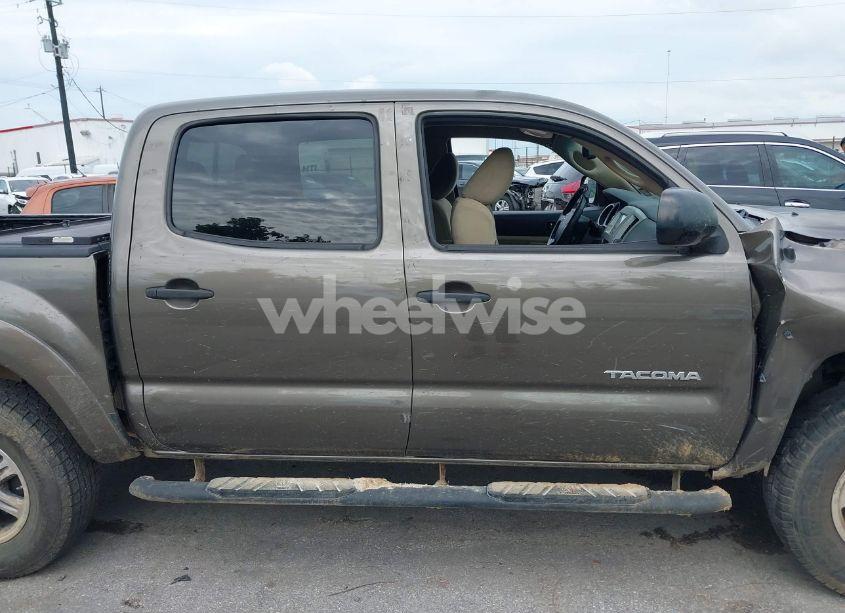 Photo 14 of 2011 Toyota Tacoma PRERUNNER V6 (VIN 5TFJU4GNXBX010448)