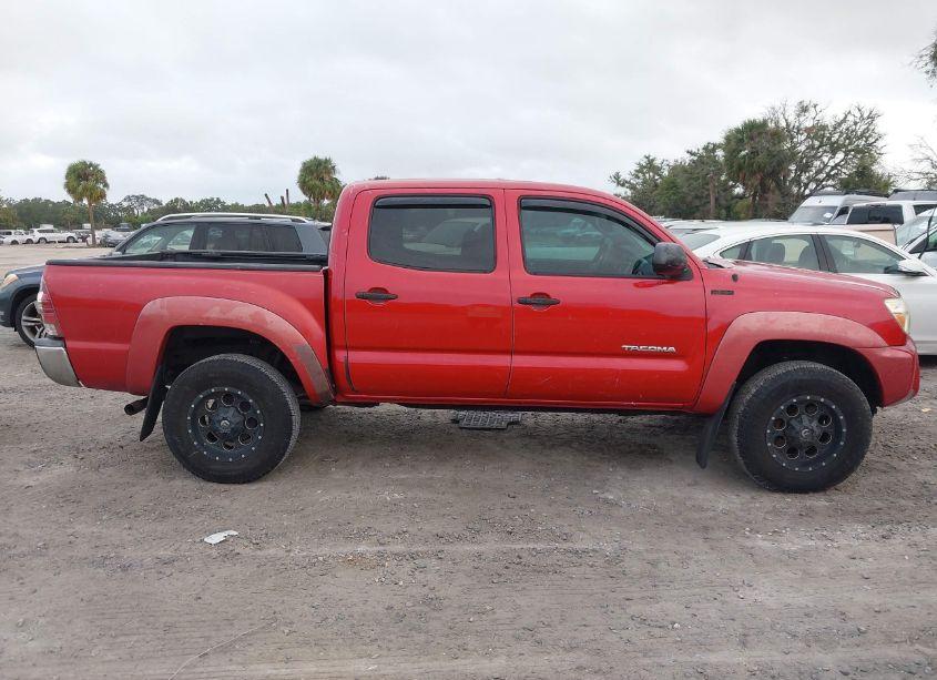 Photo 13 of 2013 Toyota Tacoma DOUBLE CAB PRERUNNER (VIN 5TFJU4GNXDX032937)