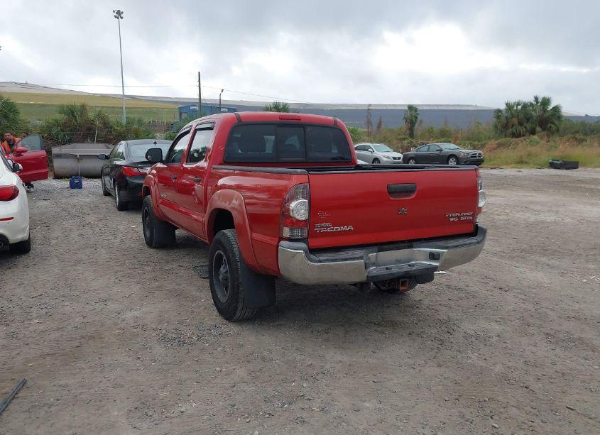 Photo 3 of 2013 Toyota Tacoma DOUBLE CAB PRERUNNER (VIN 5TFJU4GNXDX032937)