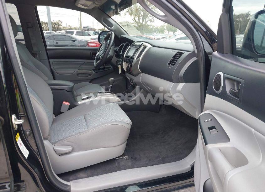 Photo 5 of 2015 Toyota Tacoma DOUBLE CAB PRERUNNER (VIN 5TFJU4GNXFX067366)