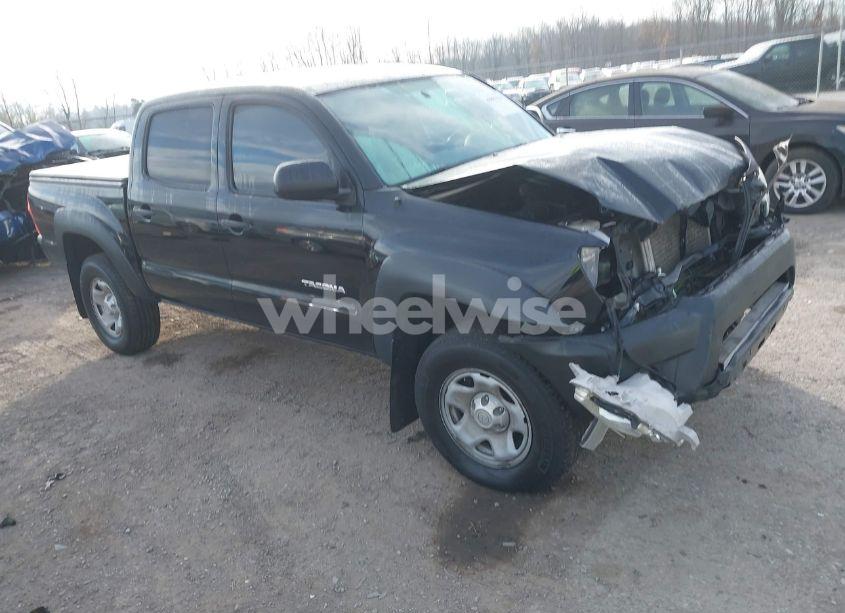 2015 Toyota Tacoma PRERUNNER V6 (VIN 5TFJU4GNXFX076634) main photo