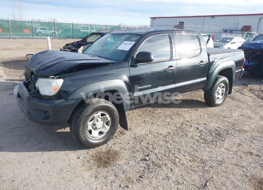 Photo 2 of 2015 Toyota Tacoma PRERUNNER V6 (VIN 5TFJU4GNXFX076634)
