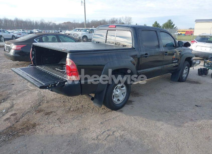 Photo 4 of 2015 Toyota Tacoma PRERUNNER V6 (VIN 5TFJU4GNXFX076634)