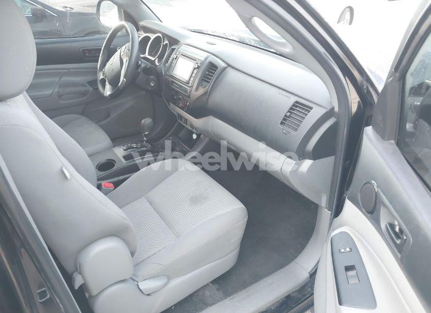 Photo 5 of 2015 Toyota Tacoma PRERUNNER V6 (VIN 5TFJU4GNXFX076634)