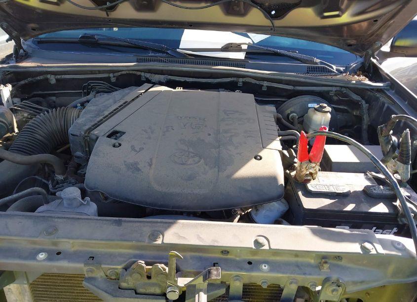 Photo 10 of 2015 Toyota Tacoma PRERUNNER V6 (VIN 5TFJU4GNXFX079677)