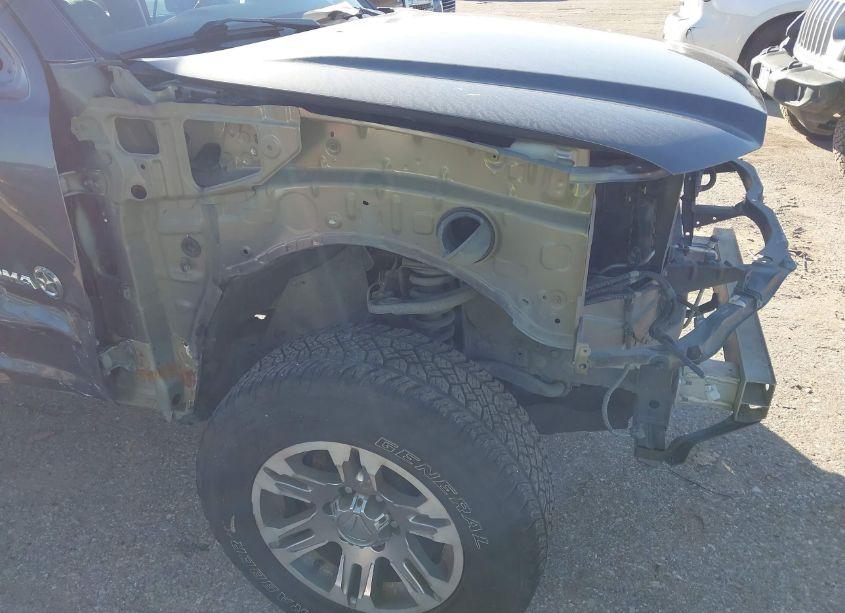 Photo 17 of 2015 Toyota Tacoma PRERUNNER V6 (VIN 5TFJU4GNXFX079677)