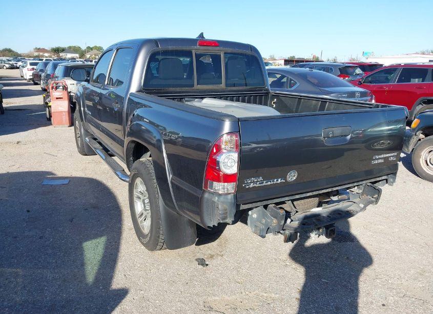 Photo 3 of 2015 Toyota Tacoma PRERUNNER V6 (VIN 5TFJU4GNXFX079677)