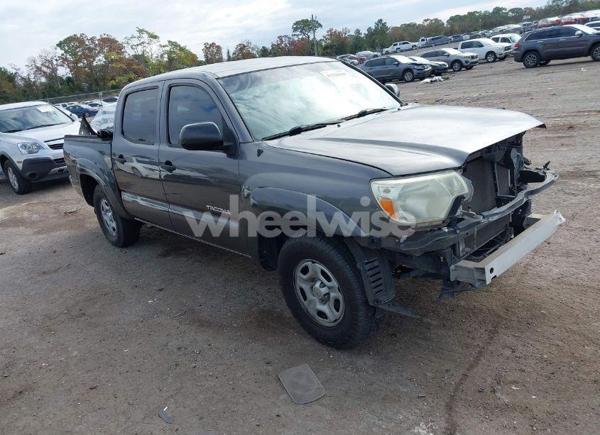 2015 Toyota Tacoma (VIN 5TFJX4CN1FX047570) main photo