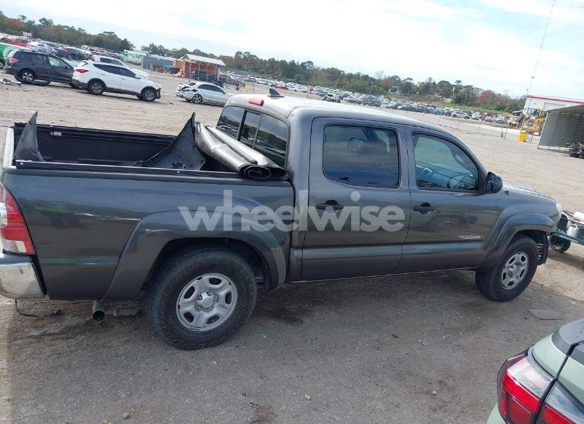 Photo 13 of 2015 Toyota Tacoma (VIN 5TFJX4CN1FX047570)
