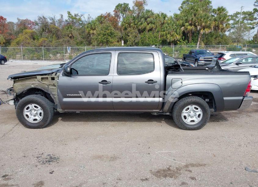 Photo 14 of 2015 Toyota Tacoma (VIN 5TFJX4CN1FX047570)