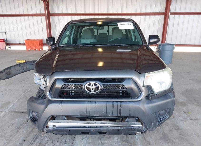 Photo 13 of 2015 Toyota Tacoma (VIN 5TFJX4CN1FX057144)