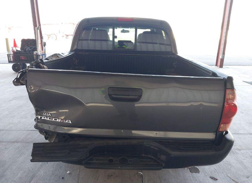 Photo 17 of 2015 Toyota Tacoma (VIN 5TFJX4CN1FX057144)