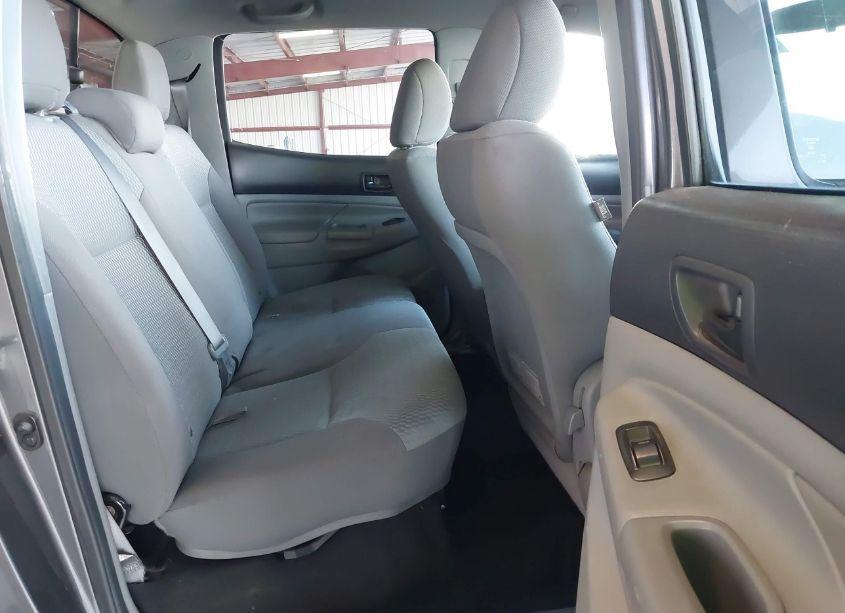 Photo 8 of 2015 Toyota Tacoma (VIN 5TFJX4CN1FX057144)
