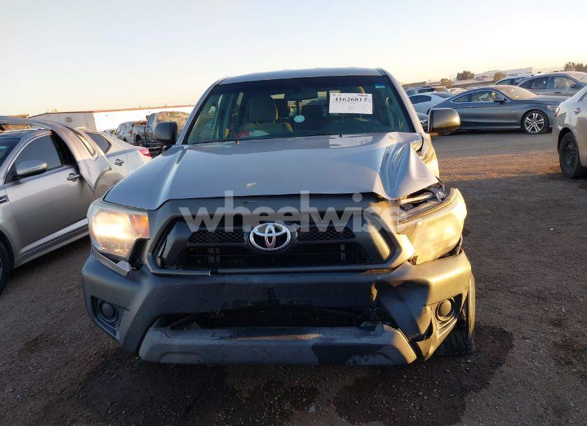 Photo 12 of 2015 Toyota Tacoma (VIN 5TFJX4CN8FX064477)