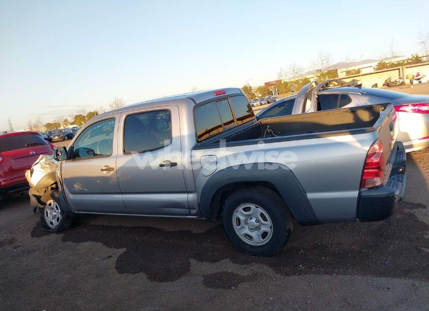 Photo 14 of 2015 Toyota Tacoma (VIN 5TFJX4CN8FX064477)