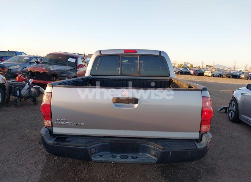 Photo 16 of 2015 Toyota Tacoma (VIN 5TFJX4CN8FX064477)