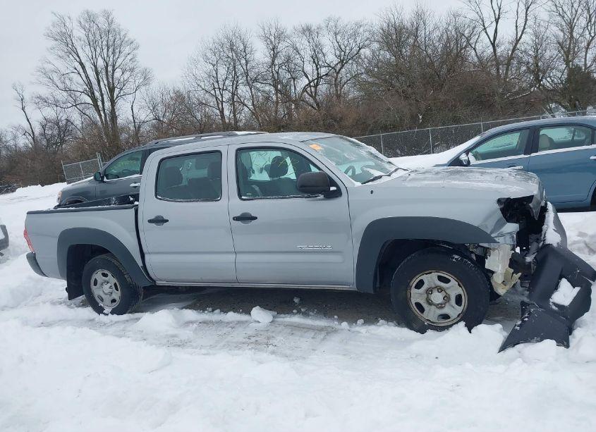 Photo 13 of 2014 Toyota Tacoma (VIN 5TFJX4CNXEX044536)