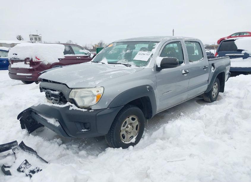 Photo 2 of 2014 Toyota Tacoma (VIN 5TFJX4CNXEX044536)