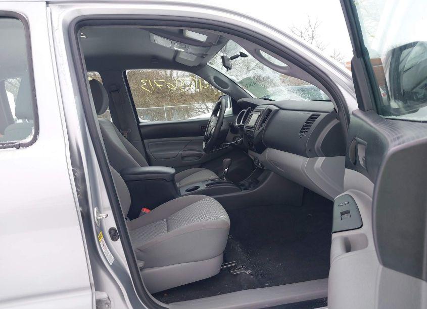 Photo 5 of 2014 Toyota Tacoma (VIN 5TFJX4CNXEX044536)