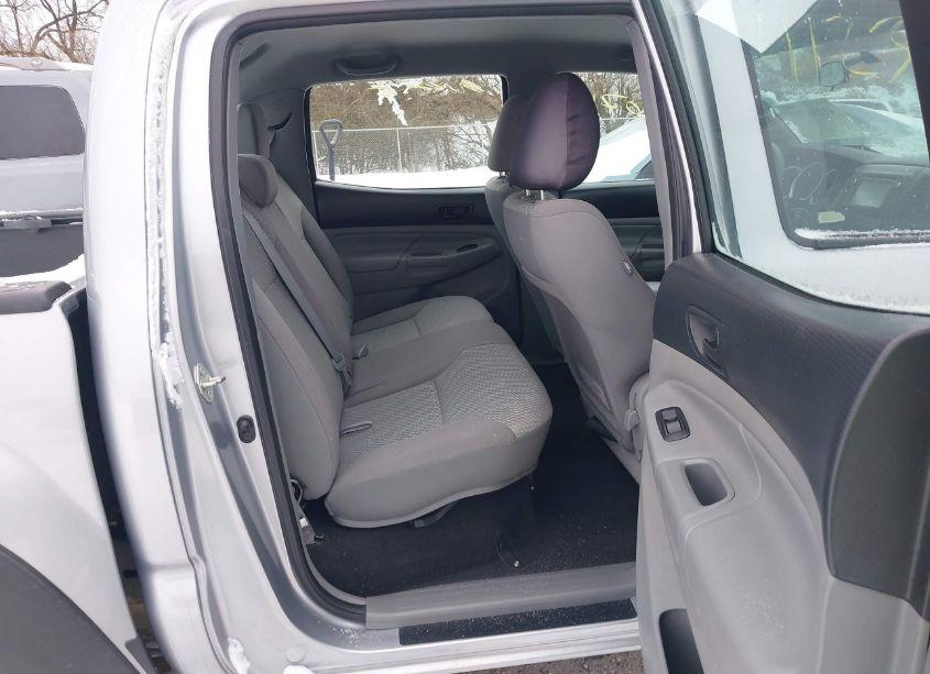 Photo 8 of 2014 Toyota Tacoma (VIN 5TFJX4CNXEX044536)