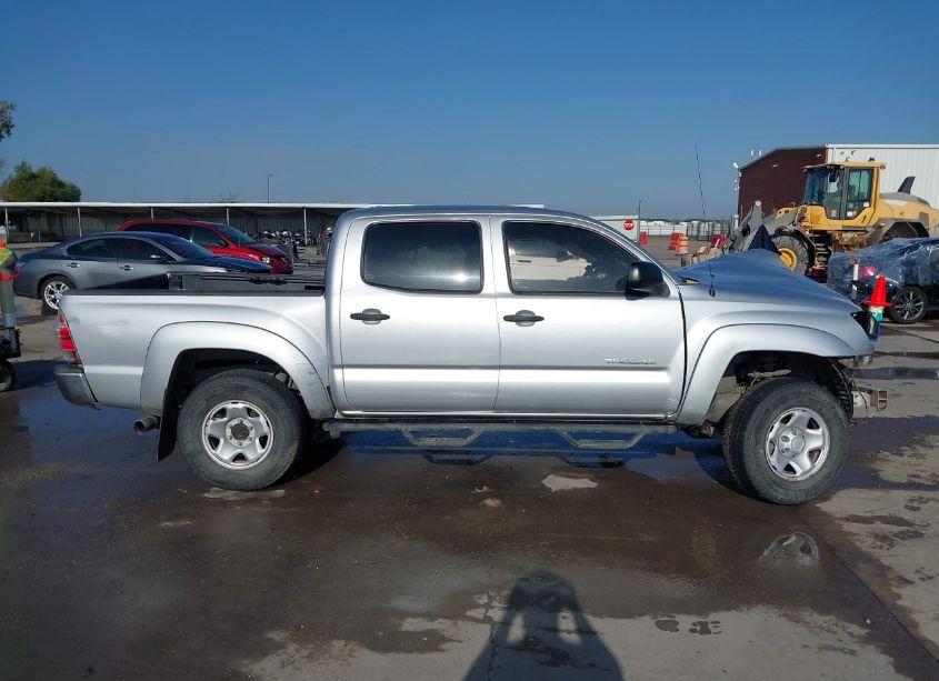 Photo 14 of 2011 Toyota Tacoma DOUBLE CAB (VIN 5TFJX4GN1BX002004)