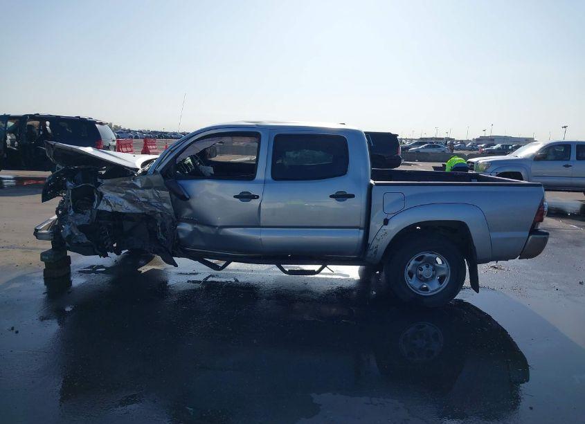 Photo 15 of 2011 Toyota Tacoma DOUBLE CAB (VIN 5TFJX4GN1BX002004)